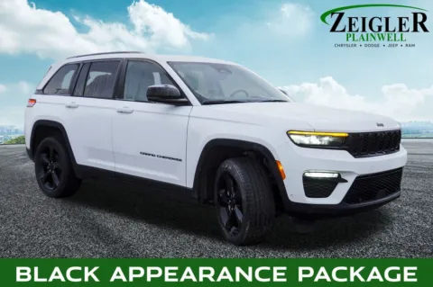 More photos of 2023 Jeep Grand Cherokee Limited at Zeigler Chrysler Dodge Jeep Ram of Plainwell, MI