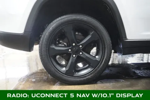 More photos of 2023 Jeep Grand Cherokee Limited at Zeigler Chrysler Dodge Jeep Ram of Plainwell, MI