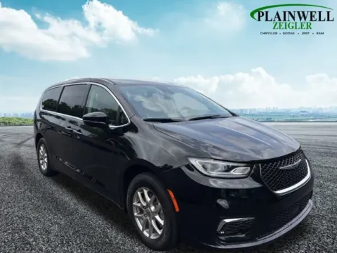Another view of 2024 Chrysler Pacifica Touring L for sale in Plainwell, MI at Zeigler Chrysler Dodge Jeep Ram of Plainwell