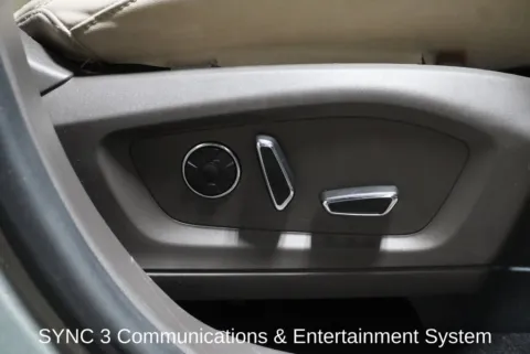 More photos of 2020 Ford Explorer Platinum at Zeigler Chrysler Dodge Jeep Ram of Plainwell, MI