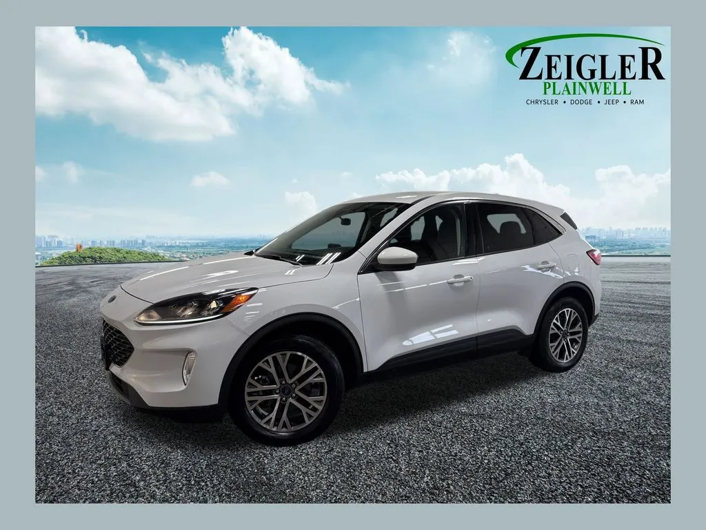 White 2022 Ford Escape Hybrid SEL for sale in Plainwell, MI