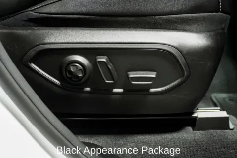 More photos of 2024 Jeep Grand Cherokee Limited at Zeigler Chrysler Dodge Jeep Ram of Plainwell, MI