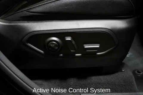 More photos of 2024 Jeep Grand Cherokee Limited at Zeigler Chrysler Dodge Jeep Ram of Plainwell, MI