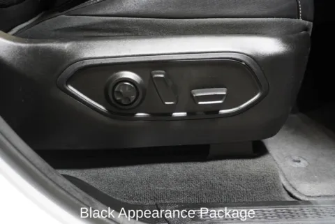 More photos of 2024 Jeep Grand Cherokee Limited at Zeigler Chrysler Dodge Jeep Ram of Plainwell, MI