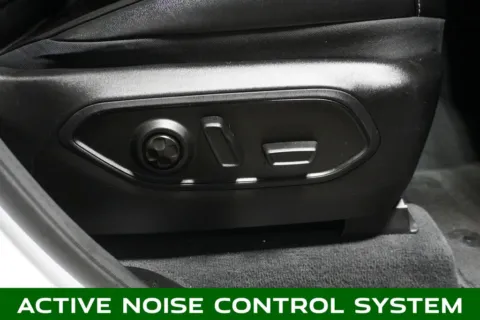 More photos of 2023 Jeep Grand Cherokee Limited at Zeigler Chrysler Dodge Jeep Ram of Plainwell, MI