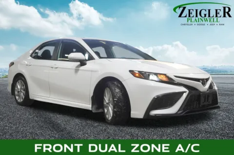 More photos of 2023 Toyota Camry SE at Zeigler Chrysler Dodge Jeep Ram of Plainwell, MI