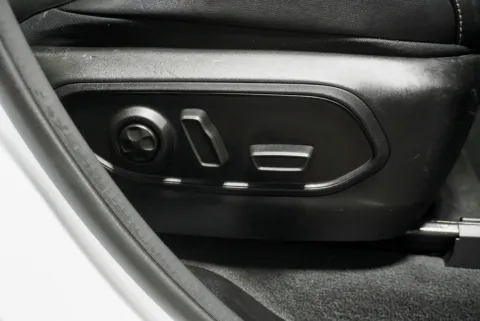 More photos of 2024 Jeep Grand Cherokee Limited at Zeigler Chrysler Dodge Jeep Ram of Plainwell, MI