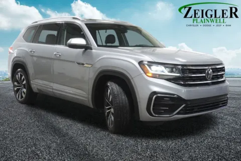 More photos of 2021 Volkswagen Atlas 3.6L V6 SEL Premium R-Line at Zeigler Chrysler Dodge Jeep Ram of Plainwell, MI
