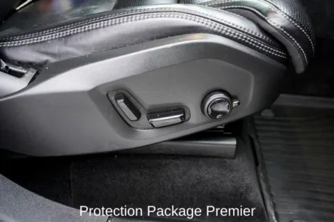 More photos of 2022 Volvo XC90 T6 Inscription at Zeigler Chrysler Dodge Jeep Ram of Plainwell, MI