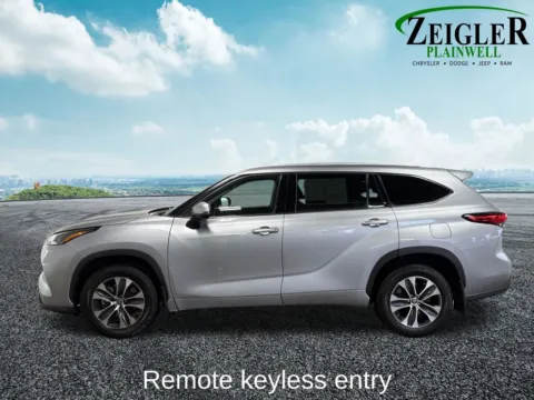 Another view of 2022 Toyota Highlander Hybrid XLE for sale in Plainwell, MI at Zeigler Chrysler Dodge Jeep Ram of Plainwell