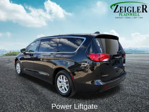 More photos of 2022 Chrysler Voyager LX at Zeigler Chrysler Dodge Jeep Ram of Plainwell, MI