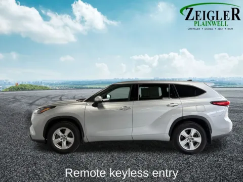 Another view of 2022 Toyota Highlander Hybrid LE for sale in Plainwell, MI at Zeigler Chrysler Dodge Jeep Ram of Plainwell