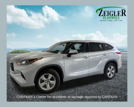 Silver 2022 Toyota Highlander Hybrid LE for sale in Plainwell, MI