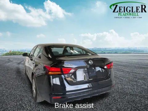 More photos of 2021 Nissan Altima 2.5 S at Zeigler Chrysler Dodge Jeep Ram of Plainwell, MI