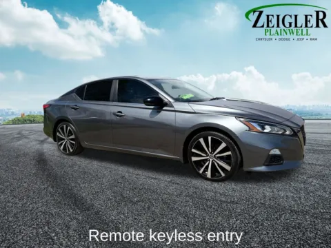 More photos of 2020 Nissan Altima 2.5 SR at Zeigler Chrysler Dodge Jeep Ram of Plainwell, MI
