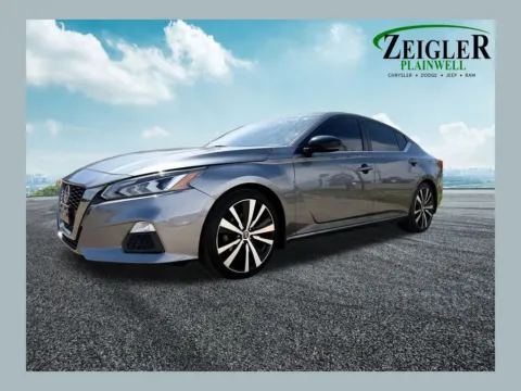 Gray 2020 Nissan Altima 2.5 SR for sale in Plainwell, MI