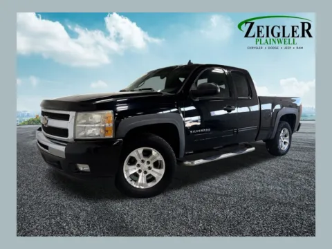 Black 2010 Chevrolet Silverado 1500 LT for sale in Plainwell, MI