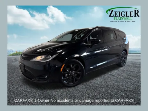 Black 2020 Chrysler Pacifica Touring L Plus for sale in Plainwell, MI