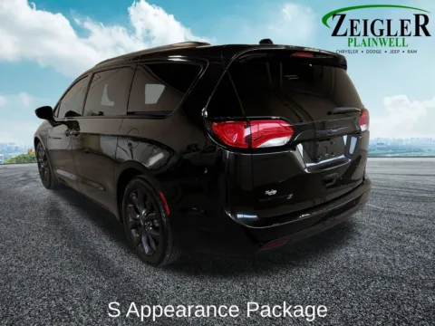 More photos of 2020 Chrysler Pacifica Touring L Plus at Zeigler Chrysler Dodge Jeep Ram of Plainwell, MI