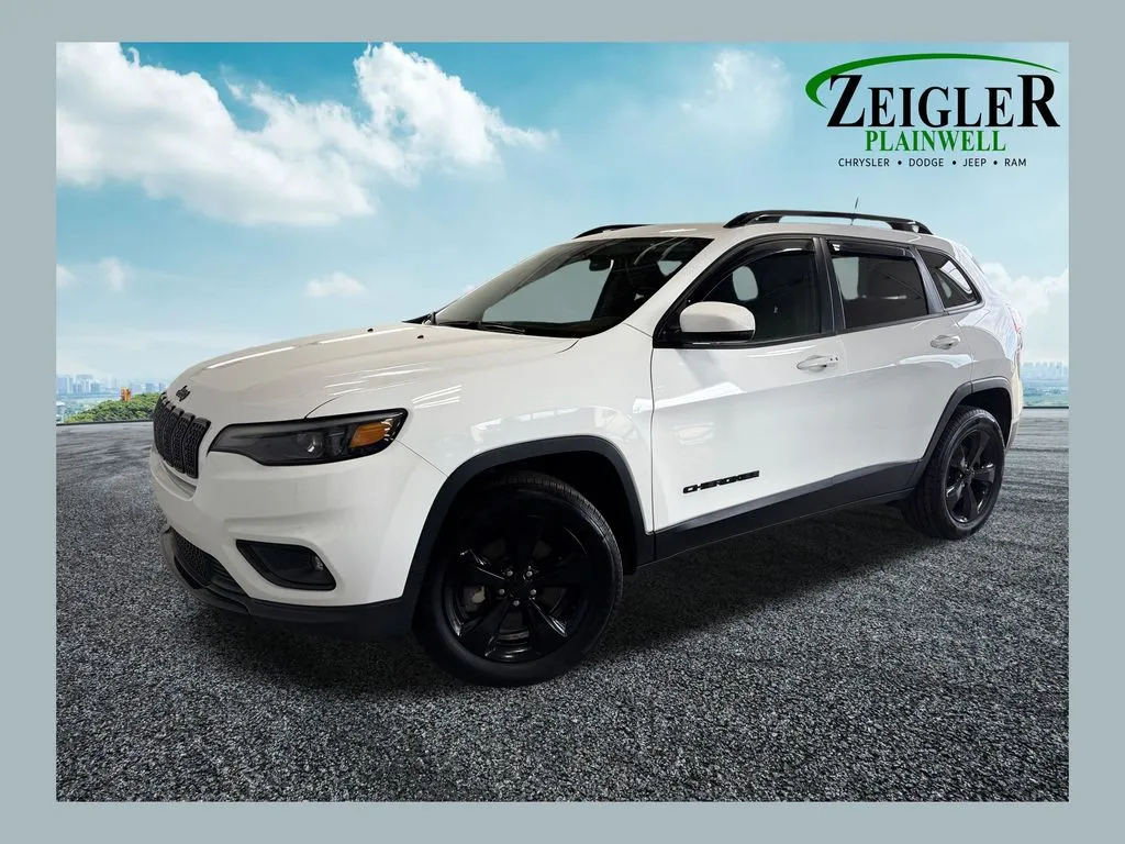 White 2019 Jeep Cherokee Altitude for sale in Plainwell, MI