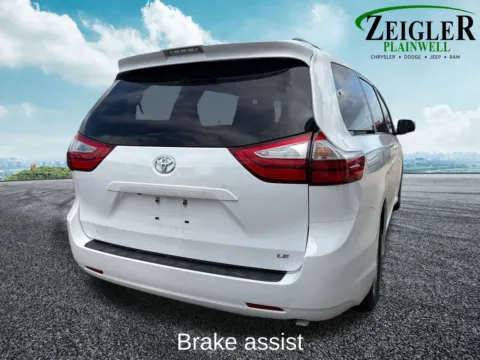 More photos of 2018 Toyota Sienna LE at Zeigler Chrysler Dodge Jeep Ram of Plainwell, MI