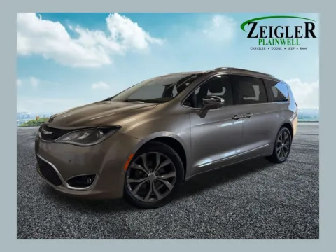 Silver 2018 Chrysler Pacifica Limited for sale in Plainwell, MI