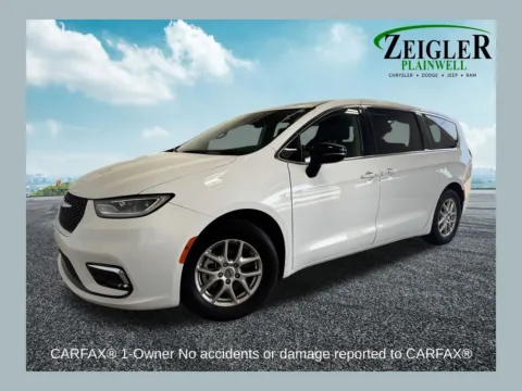 White 2024 Chrysler Pacifica Touring L for sale in Plainwell, MI