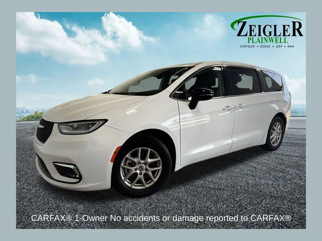 White 2024 Chrysler Pacifica Touring L for sale in Plainwell, MI