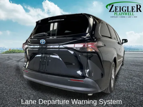 More photos of 2025 Toyota Sienna LE at Zeigler Chrysler Dodge Jeep Ram of Plainwell, MI