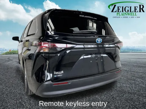More photos of 2025 Toyota Sienna LE at Zeigler Chrysler Dodge Jeep Ram of Plainwell, MI