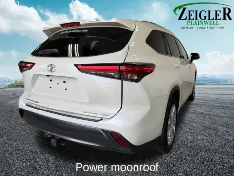More photos of 2020 Toyota Highlander Limited at Zeigler Chrysler Dodge Jeep Ram of Plainwell, MI