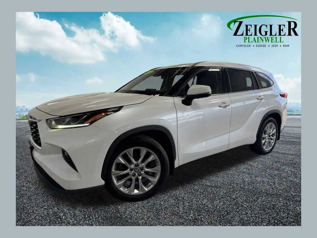 White 2020 Toyota Highlander Limited for sale in Plainwell, MI