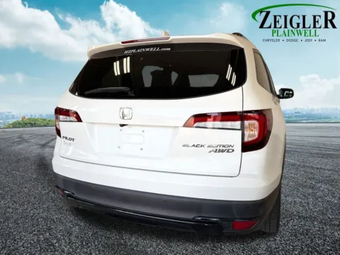 More photos of 2021 Honda Pilot Black Edition at Zeigler Chrysler Dodge Jeep Ram of Plainwell, MI