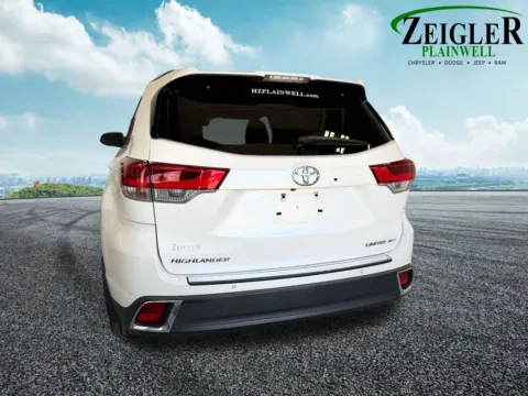 More photos of 2017 Toyota Highlander Limited at Zeigler Chrysler Dodge Jeep Ram of Plainwell, MI