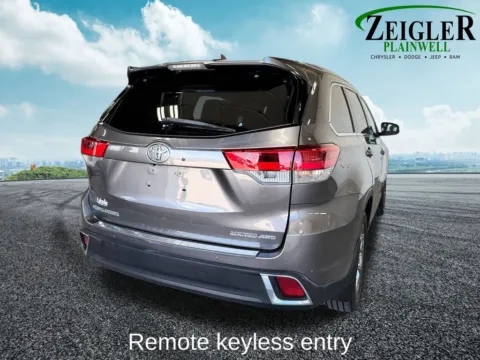 More photos of 2017 Toyota Highlander Limited Platinum at Zeigler Chrysler Dodge Jeep Ram of Plainwell, MI
