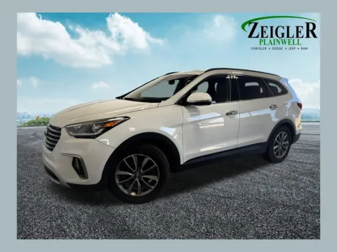 White 2018 Hyundai Santa Fe SE for sale in Plainwell, MI