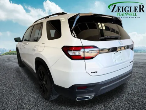 More photos of 2023 Honda Pilot Elite at Zeigler Chrysler Dodge Jeep Ram of Plainwell, MI