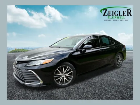 Black 2022 Toyota Camry XLE for sale in Plainwell, MI