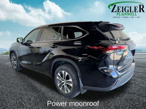 Another view of 2024 Toyota Highlander Hybrid XLE for sale in Plainwell, MI at Zeigler Chrysler Dodge Jeep Ram of Plainwell