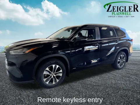 Photos of 2024 Toyota Highlander Hybrid XLE for sale in Plainwell, MI at Zeigler Chrysler Dodge Jeep Ram of Plainwell