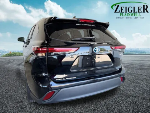 More photos of 2024 Toyota Highlander Hybrid XLE at Zeigler Chrysler Dodge Jeep Ram of Plainwell, MI