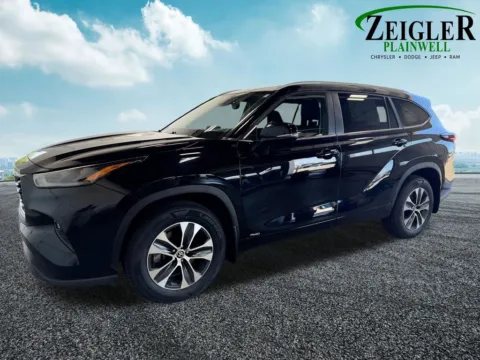 Photos of 2024 Toyota Highlander Hybrid XLE for sale in Plainwell, MI at Zeigler Chrysler Dodge Jeep Ram of Plainwell