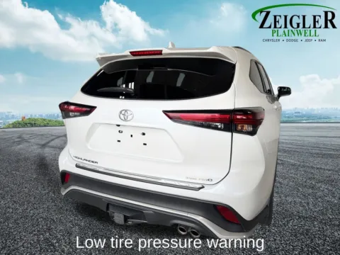 More photos of 2024 Toyota Highlander XSE at Zeigler Chrysler Dodge Jeep Ram of Plainwell, MI