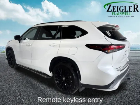 Another view of 2024 Toyota Highlander XSE for sale in Plainwell, MI at Zeigler Chrysler Dodge Jeep Ram of Plainwell