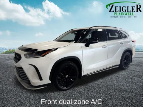 Photos of 2024 Toyota Highlander XSE for sale in Plainwell, MI at Zeigler Chrysler Dodge Jeep Ram of Plainwell