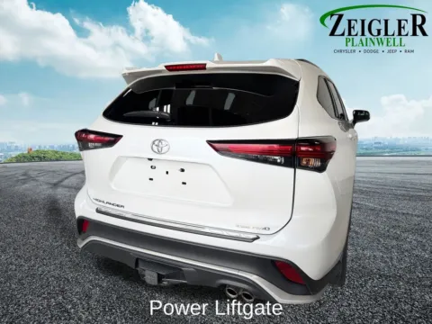 More photos of 2024 Toyota Highlander Platinum at Zeigler Chrysler Dodge Jeep Ram of Plainwell, MI