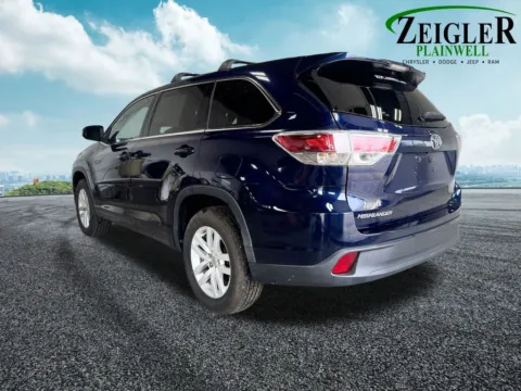 Another view of 2015 Toyota Highlander LE for sale in Plainwell, MI at Zeigler Chrysler Dodge Jeep Ram of Plainwell