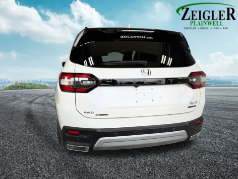 More photos of 2023 Honda Pilot Touring at Zeigler Chrysler Dodge Jeep Ram of Plainwell, MI