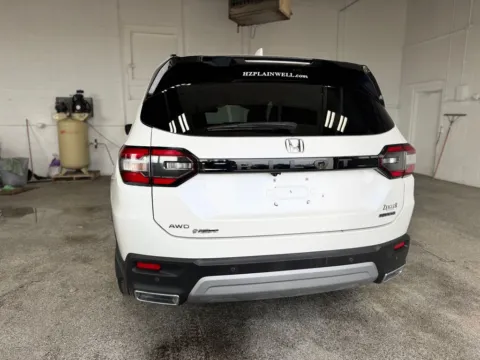 More photos of 2023 Honda Pilot Touring at Zeigler Chrysler Dodge Jeep Ram of Plainwell, MI