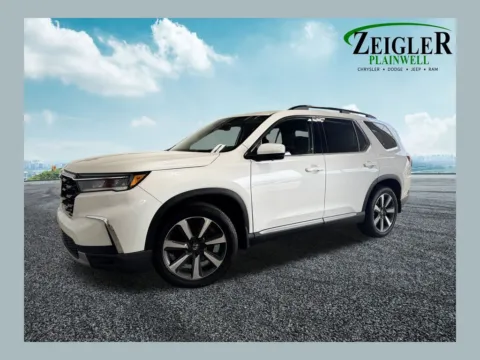White 2023 Honda Pilot Touring for sale in Plainwell, MI
